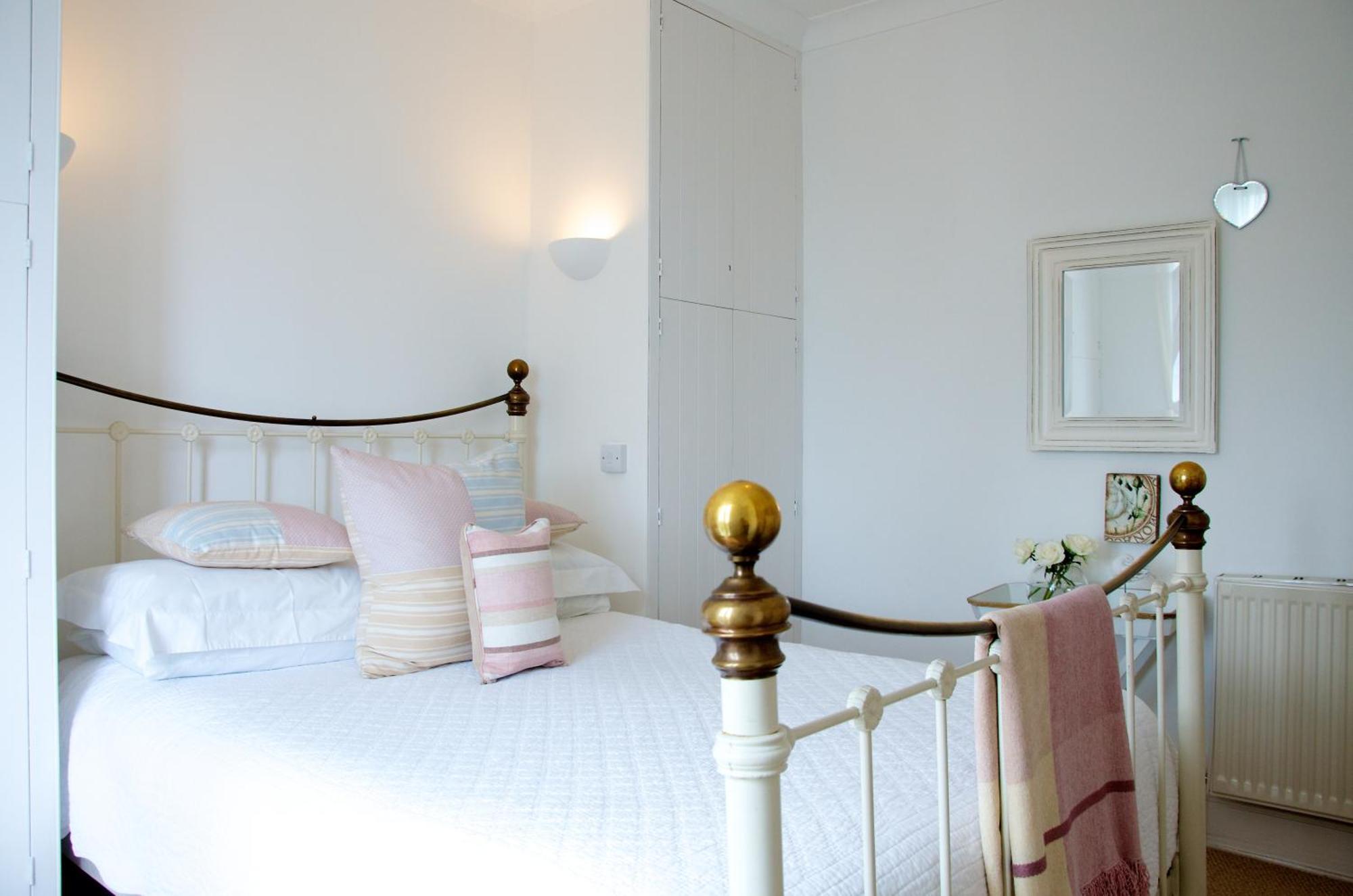 Onefifty Bed and Breakfast Cowes  Buitenkant foto